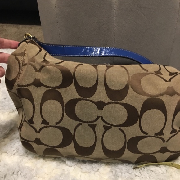 Beautiful Coach Bag. Hand held or strap - Picture 5 of 8